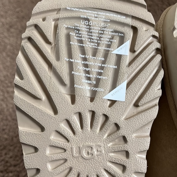 Ugg - Picture 6 of 15